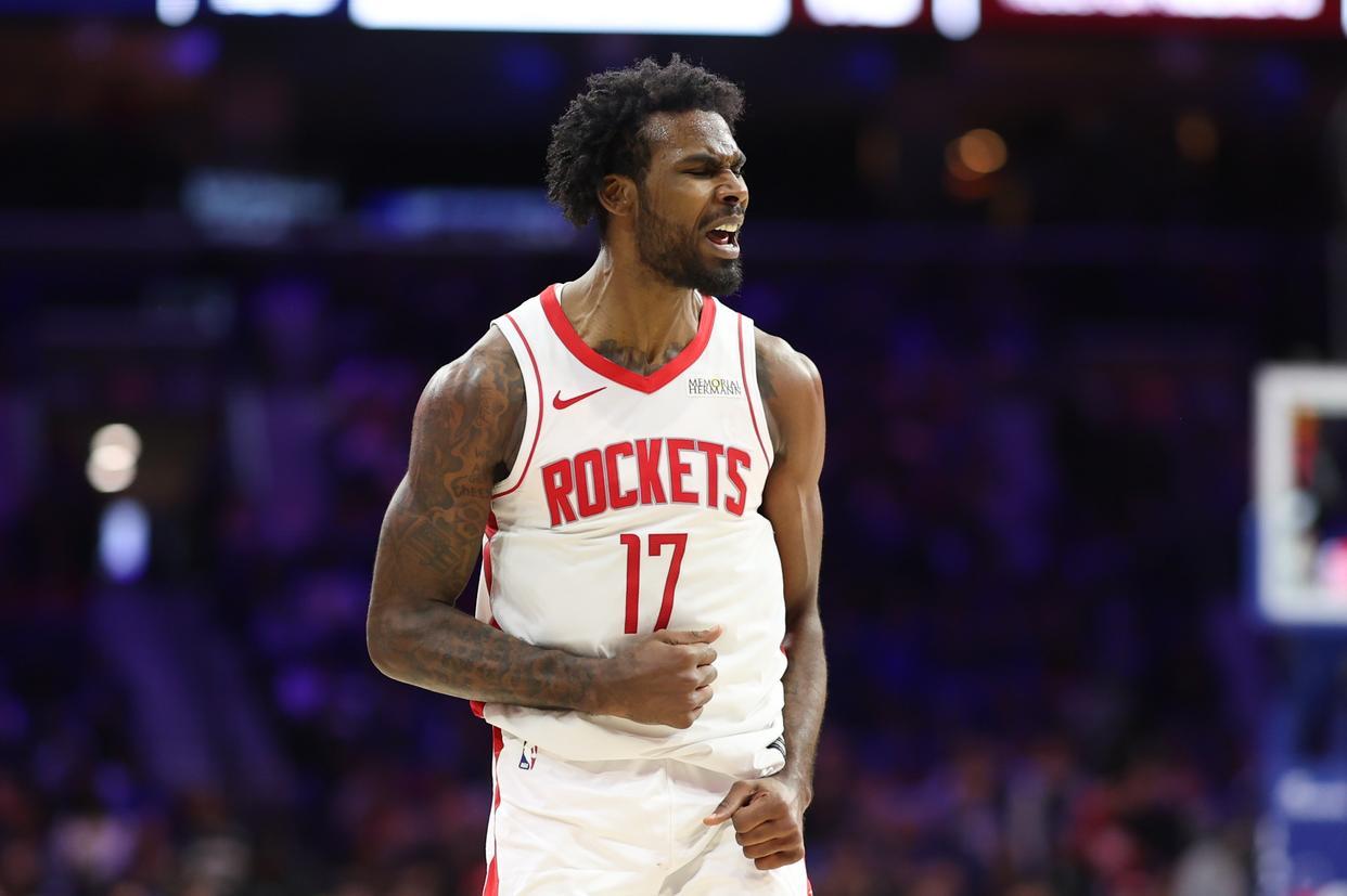 乐鱼体育APP下载-火箭队阵容变动！边缘2人暂时离队，双核长期缺阵，仅剩13人可用